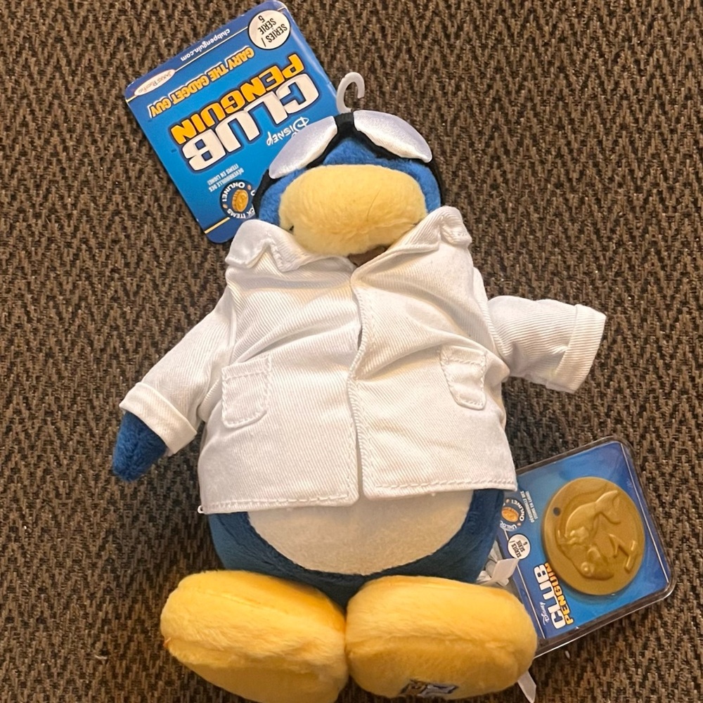 Club Penguin Gary the Gadget Guy Series 5 with Tag and Unused coins attatched